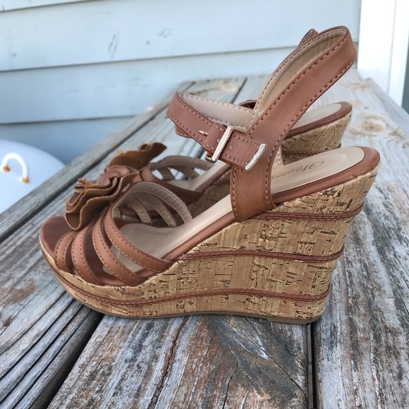 Wanted Shoes - Wanted Darla wedges women’s 7.5